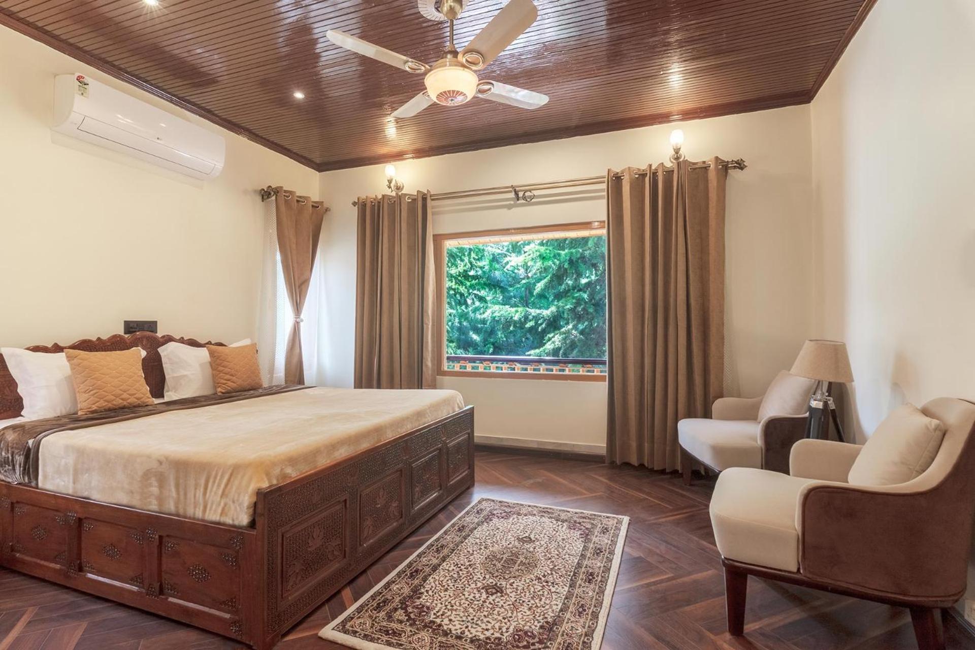 Stayvista At Pinewood Villa - Pet Friendly Villa With Lawn & Pool Table Srīnagar Exteriör bild