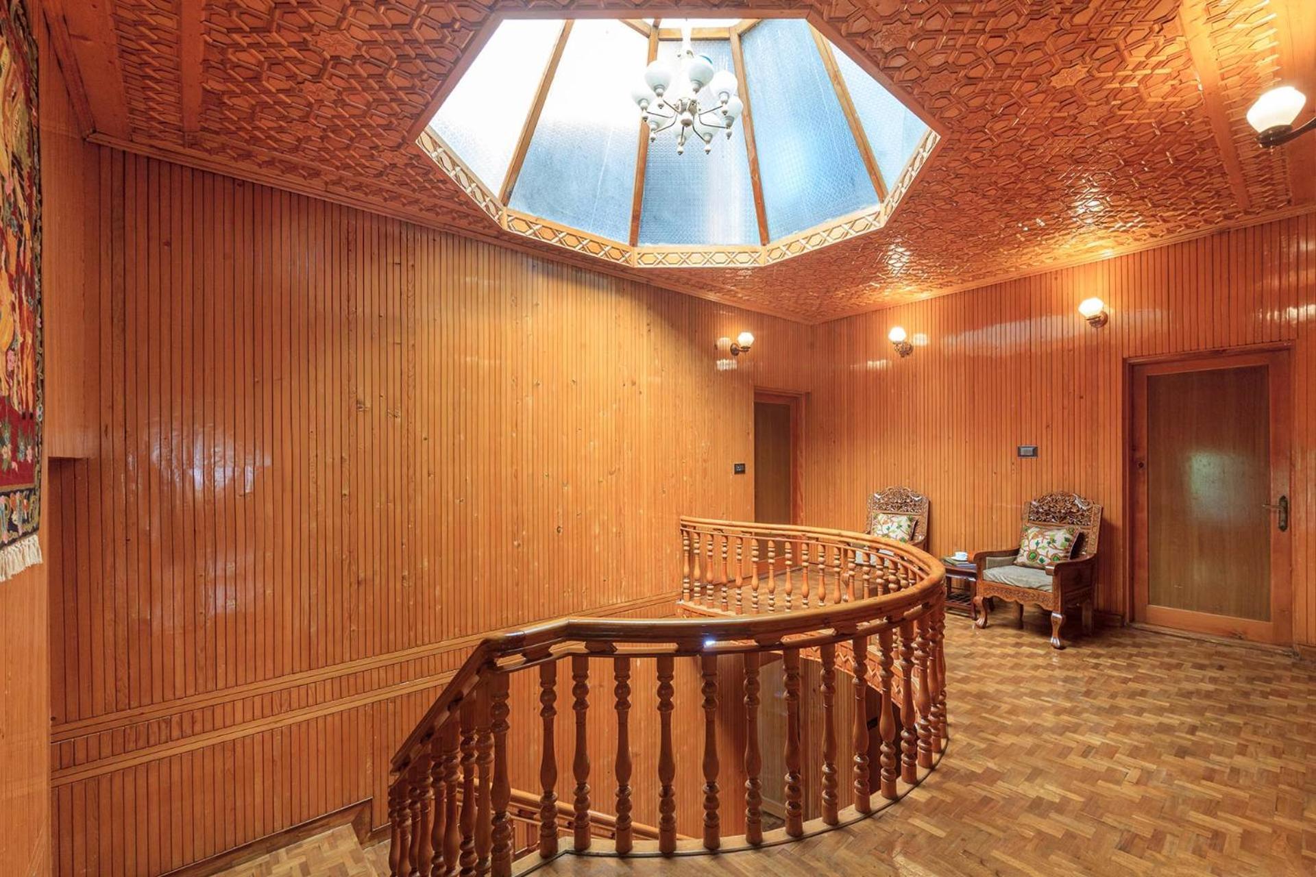 Stayvista At Pinewood Villa - Pet Friendly Villa With Lawn & Pool Table Srīnagar Exteriör bild