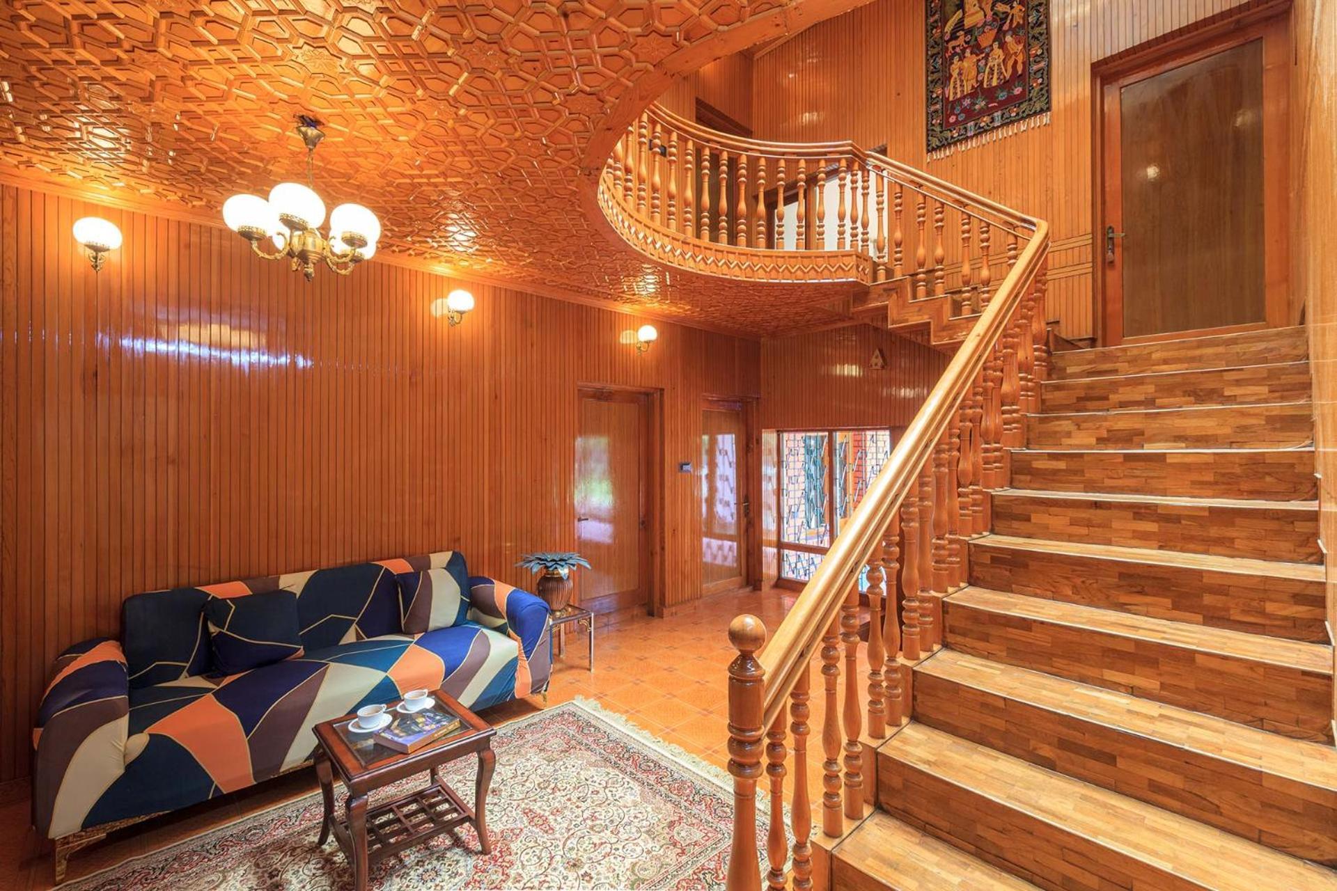 Stayvista At Pinewood Villa - Pet Friendly Villa With Lawn & Pool Table Srīnagar Exteriör bild